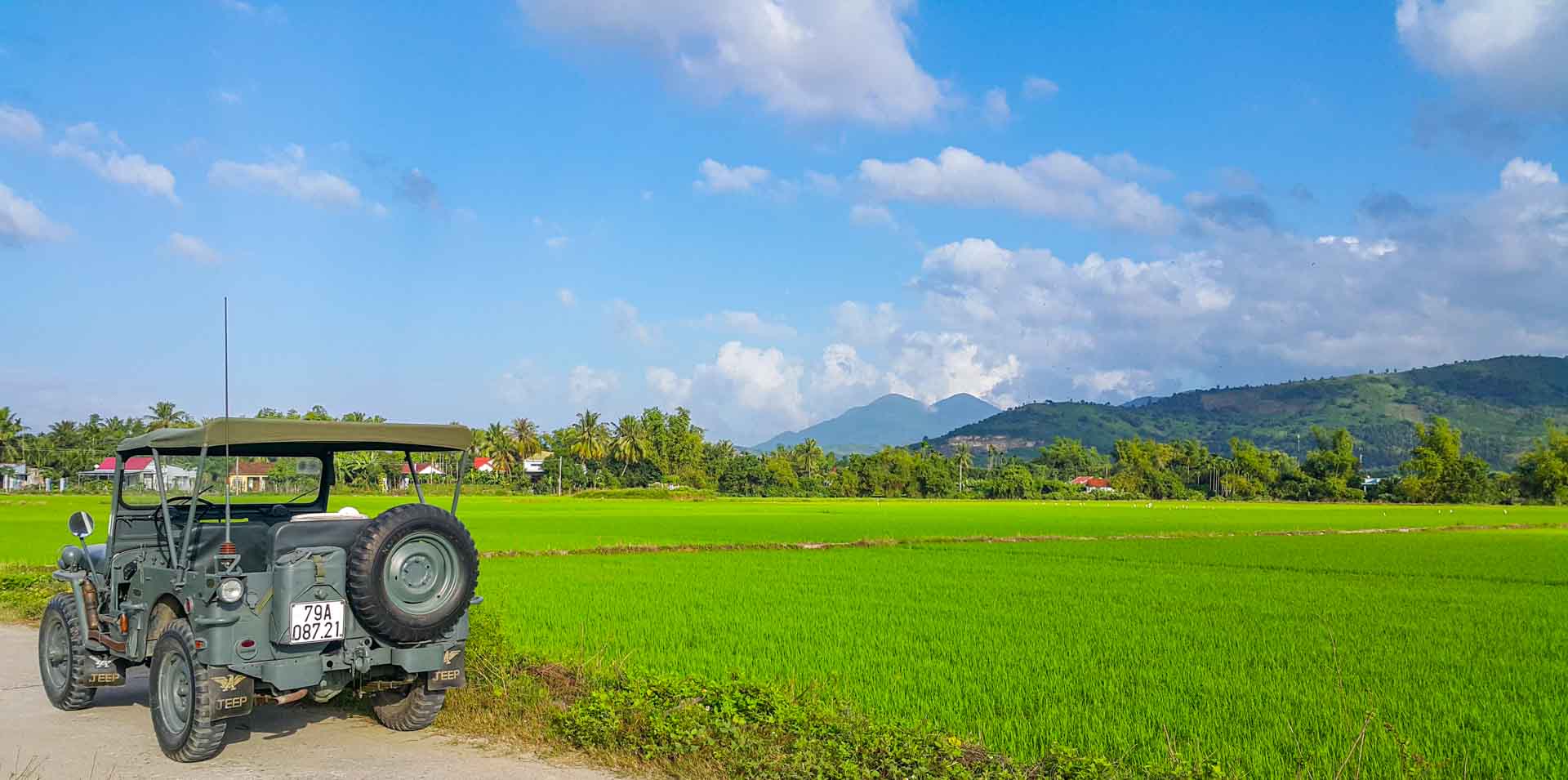 /fm/Files//Pictures/Ido Uploads(1)/Asia/Vietnam/Nha Trang/Nha Trang Jeep Tour/Nha Trang - Jeep Tour Jeep &  Field.jpg